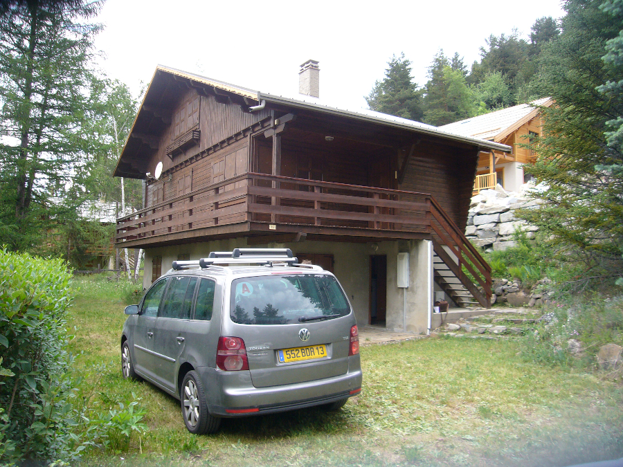 Photo d'un chalet d'altitude à Serre-Chevalier avant rénovation par l'architecte Fabien Ollagnier